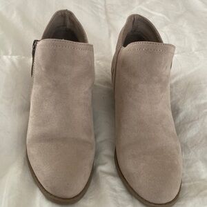 Elegant Beige Ankle Booties in Good Condition